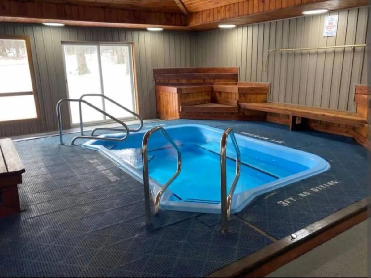 Apartment Floor Loft Condo. Full Access. Claysburg