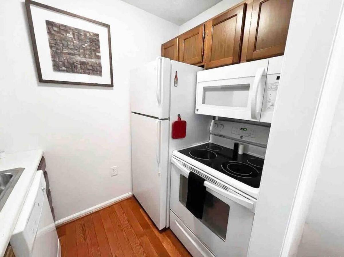 Apartment Floor Loft Condo. Full Access. *